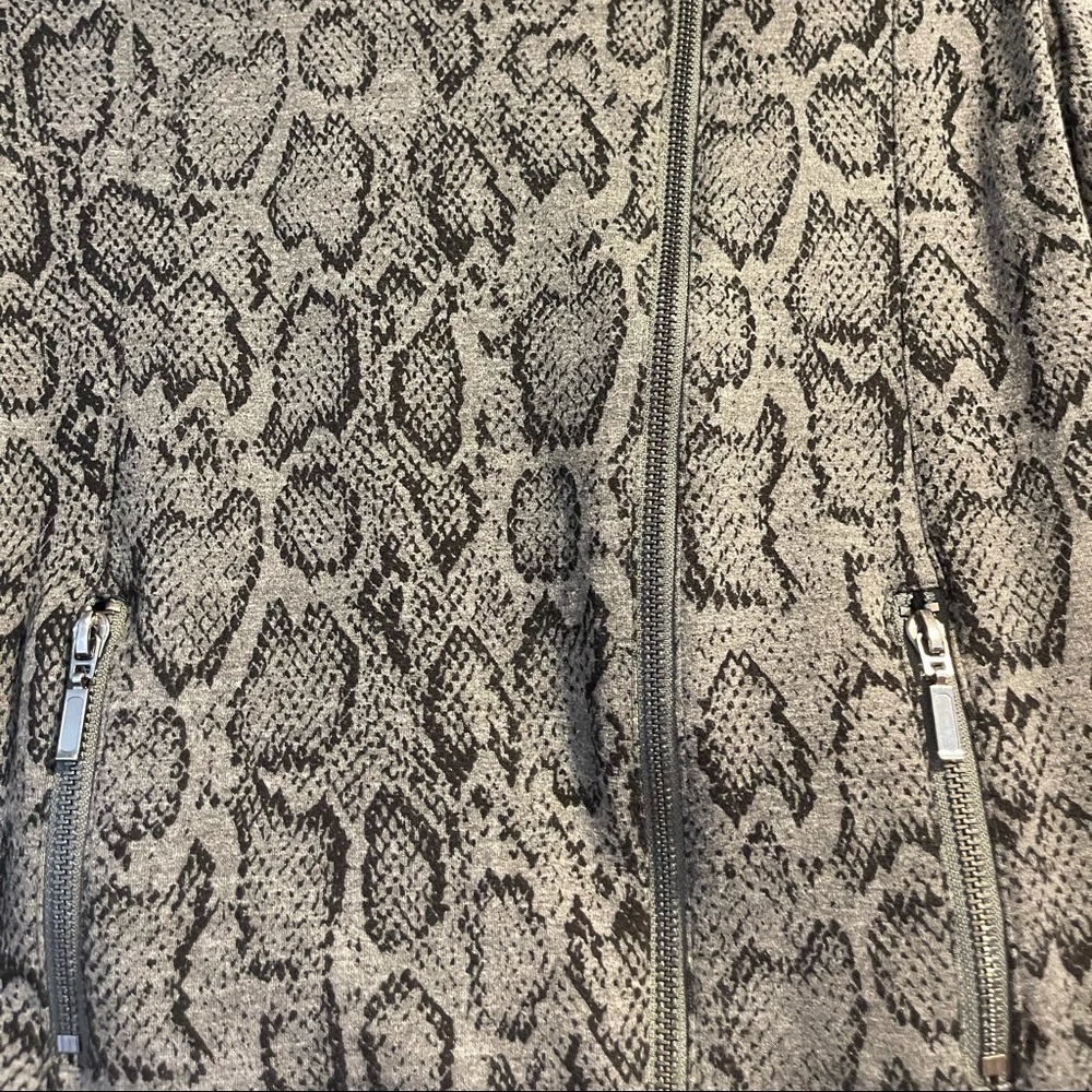 Lemon tart snake print Moto jacket. Sz l - Picture 6 of 9